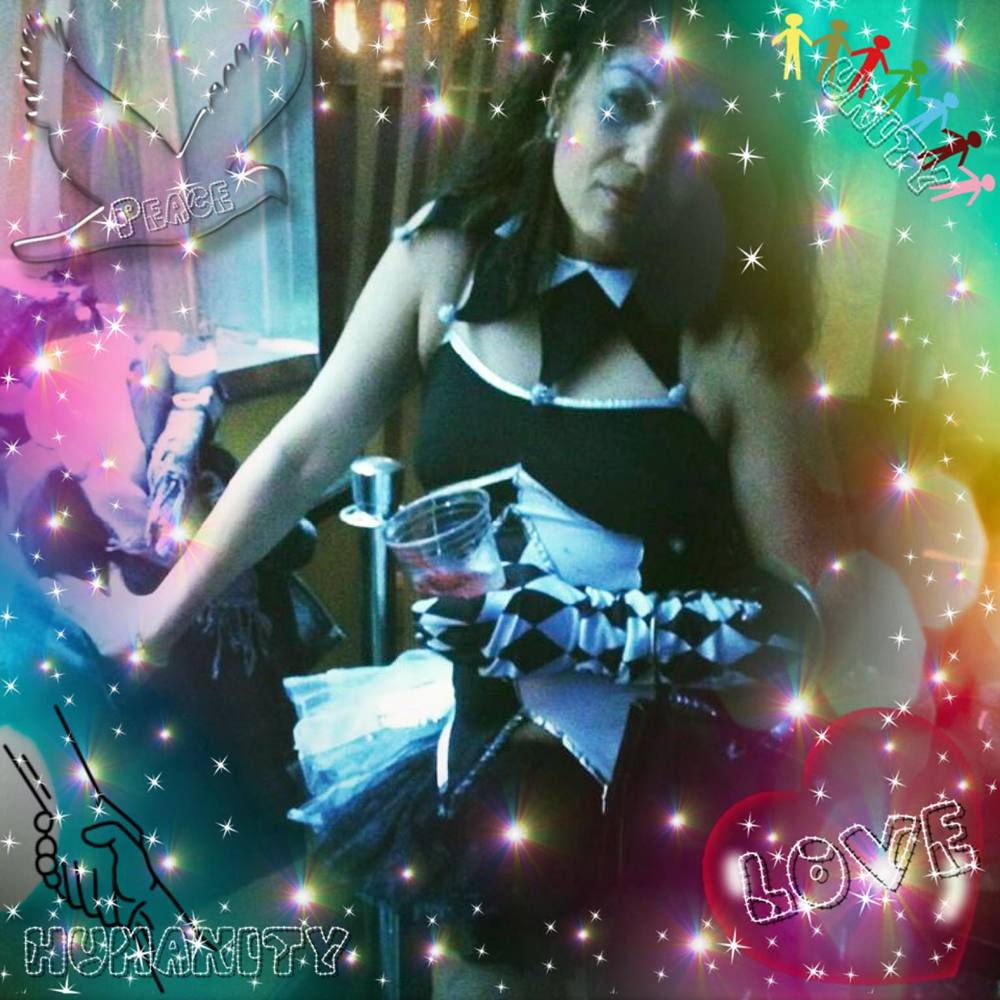 Meet your Posher, Elaine